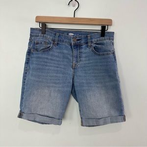 Old Navy Size 6 Regular Fitted Stretch Jean Shorts Cuffed Hem Bermuda Length